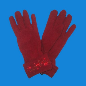 Knitted gloves