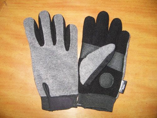 Touch screen gloves 