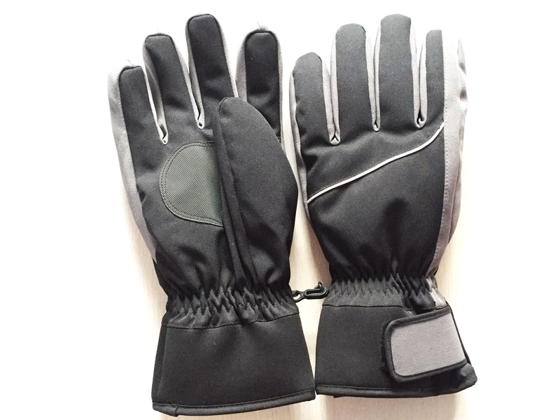 How to promote the development of gloves in 2015